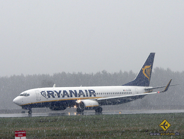 Boeing 737-8AS